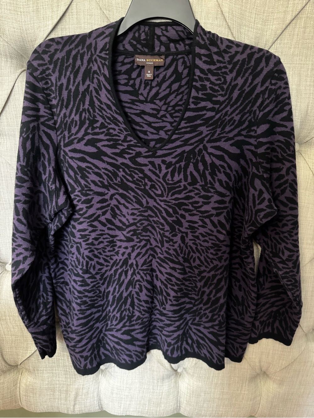 Dana Buchman Black & Purple Abstract Animal-Print V-Neck Sweater